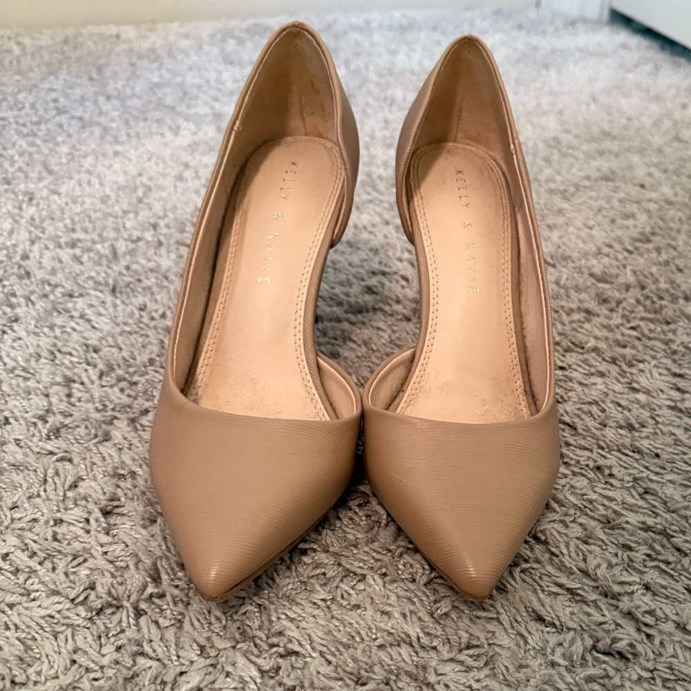 Nude poiny toe heels